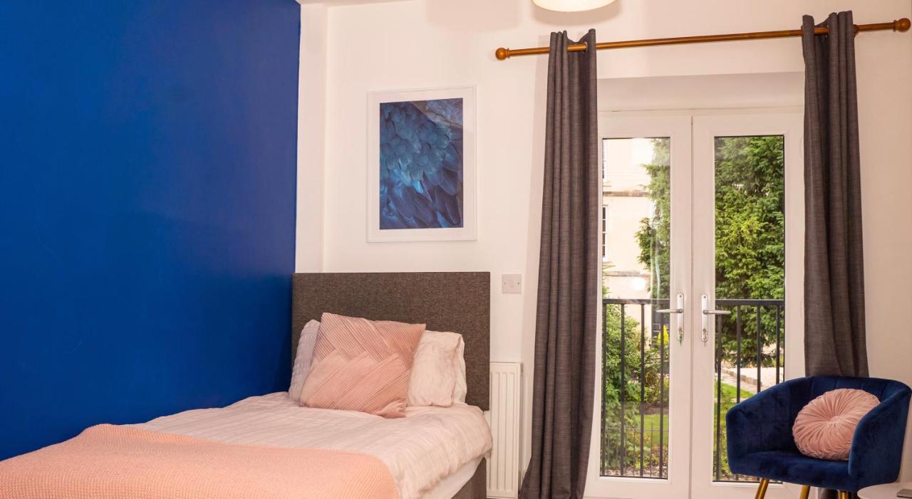 Beautiful, Contemporary 3 Bedroom Apartment Bath Exterior photo