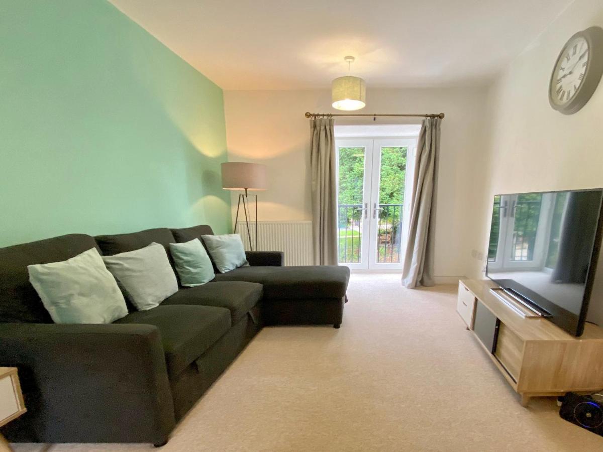 Beautiful, Contemporary 3 Bedroom Apartment Bath Exterior photo